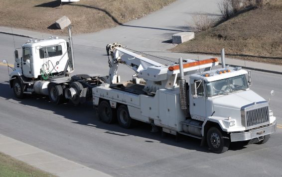 <p><span style="color: rgb(203, 3, 0);">HEAVY DUTY TOWING</span></p>