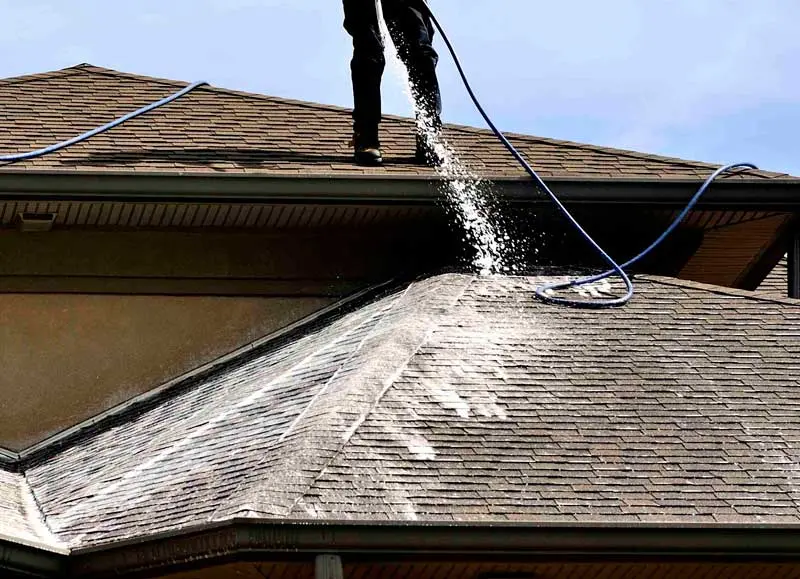 <p>Roof washing</p>